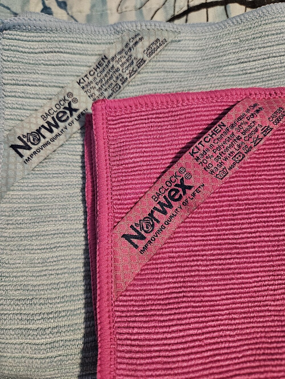 New! Norwex Kitchen Cloths Set of 2 (Pink/Blue) with BacLock